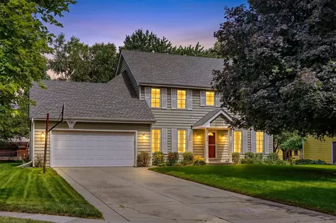 5849 Brentwood Cir, Johnston, IA 50131