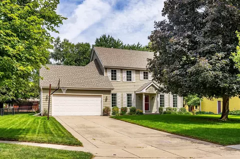 5849 Brentwood Cir, Johnston, IA 50131