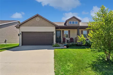 5789 NW 50th St, Johnston, IA 50131