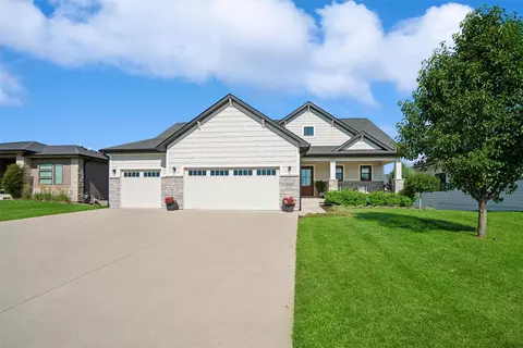 2905 NE Cherry Ct, Grimes, IA 50111