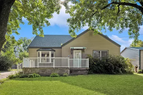 204 N 12th St, Guthrie Center, IA 50115