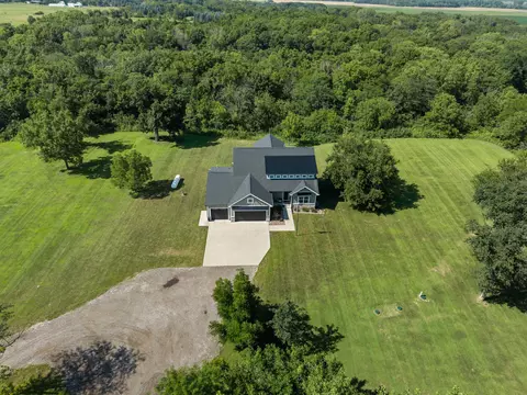 8656 NE 102nd Ave, Bondurant, IA 50035