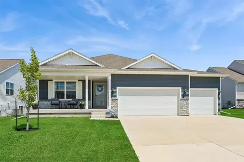 1045 Northview Dr, Waukee, IA 50263