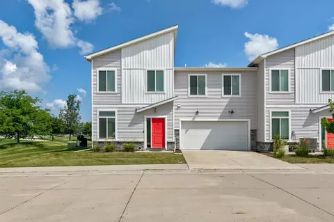 831 NE Bowman Dr, Waukee, IA 50263