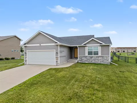 Exterior - 1304 NE 2nd St, Stuart, IA 50250 photo 2 of 6
