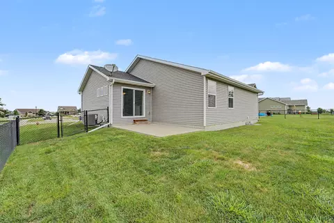 Exterior - 1304 NE 2nd St, Stuart, IA 50250 photo 4 of 6