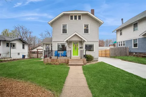 714 31st St, Des Moines, IA 50312