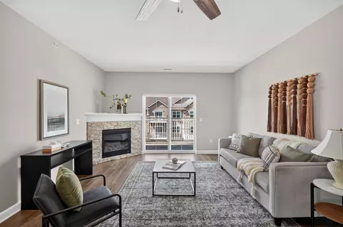 8350 Ep True Pkwy #3307, West Des Moines, IA 50266