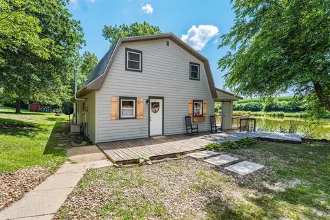 1834 Eaton Ave, Leighton, IA 50143