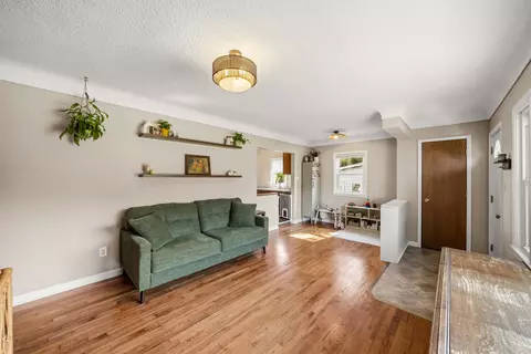 6001 Snyder Ave, Des Moines, IA 50322