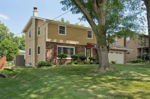 6427 Franklin Ave, Windsor Heights, IA 50324