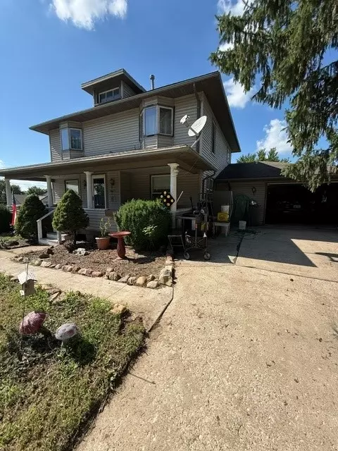 1201 Grand St, Guthrie Center, IA 50115