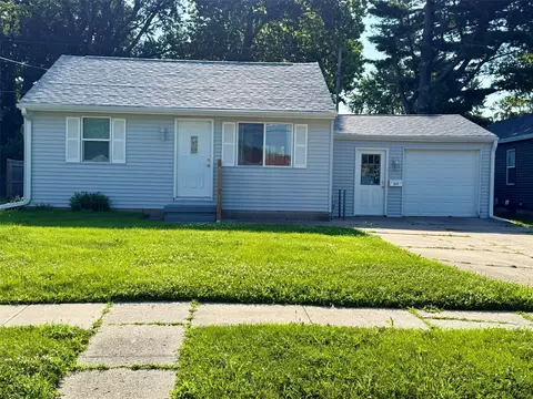 314 E 19th St S, Newton, IA 50208