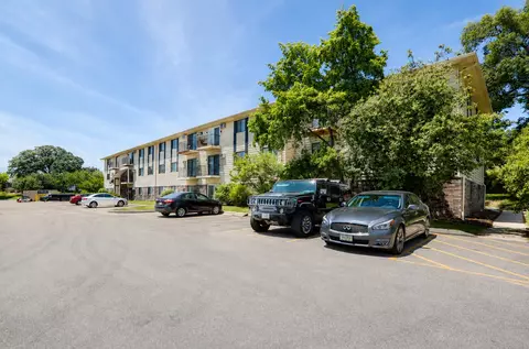 1831 Fuller Rd #9, West Des Moines, IA 50265