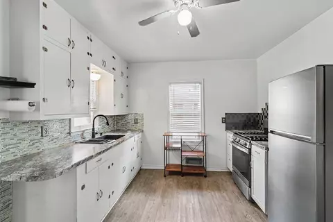 5936 SW 2nd St, Des Moines, IA 50315