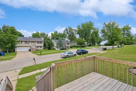 Exterior - 817 E Hackley Ave, Des Moines, IA 50315 photo 7 of 7