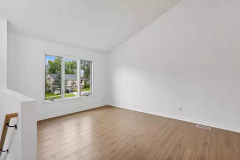 Living - 817 E Hackley Ave, Des Moines, IA 50315 photo 3 of 7