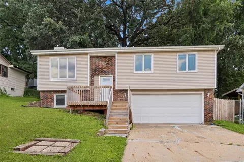 817 E Hackley Ave, Des Moines, IA 50315