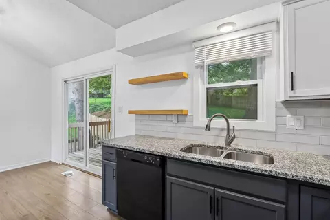 Kitchen - 817 E Hackley Ave, Des Moines, IA 50315 photo 1 of 2