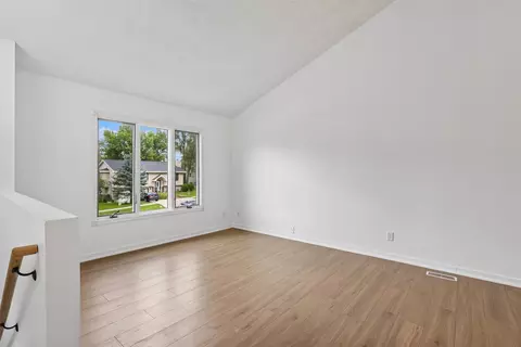 Living - 817 E Hackley Ave, Des Moines, IA 50315 photo 3 of 7