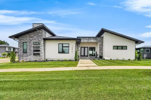 3679 Westgate Pkwy, Clive, IA 50325