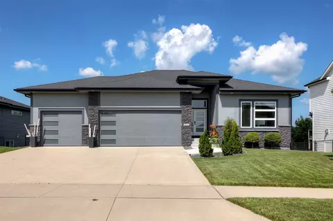 2012 NE Park Dr, Grimes, IA 50111