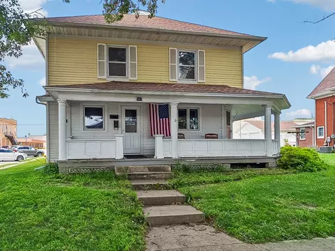 401 Prairie St, Guthrie Center, IA 50115