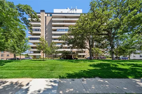 3663 Grand Ave #906 & 907, Des Moines, IA 50312