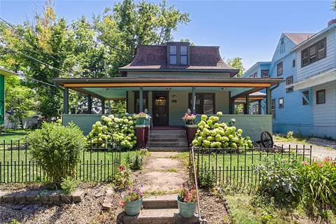 2124 Drake Park Ave, Des Moines, IA 50311