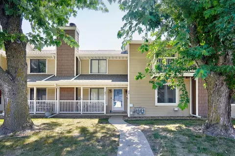 229 52nd St, West Des Moines, IA 50265
