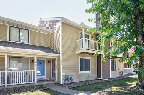 229 52nd St, West Des Moines, IA 50265