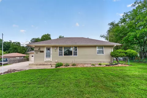 940 NE 51st Ave, Des Moines, IA 50313