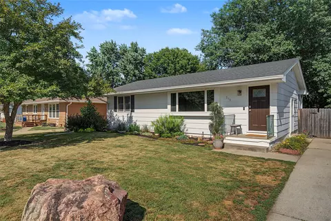 310 N 11th St, Indianola, IA 50125