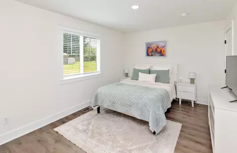 Bedroom - 2811 Payne Rd, Des Moines, IA 50310 photo 3 of 6