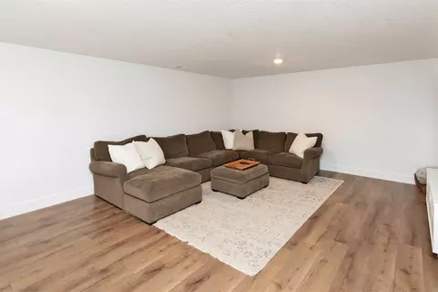 Other - 2811 Payne Rd, Des Moines, IA 50310 photo 5 of 9