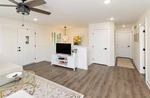 Entry Way - 2811 Payne Rd, Des Moines, IA 50310 photo 1 of 2