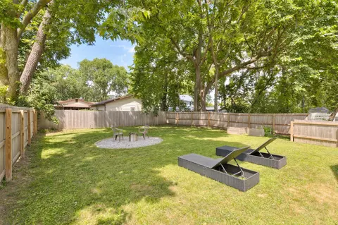 Exterior - 2811 Payne Rd, Des Moines, IA 50310 photo 7 of 7