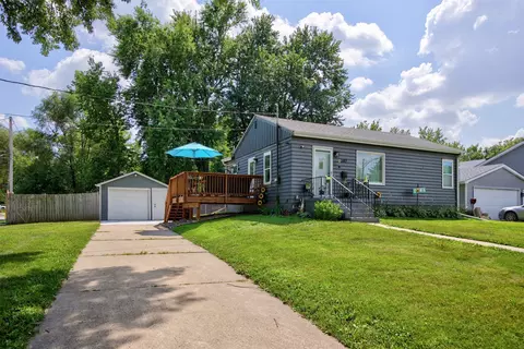347 Edison Ave, Des Moines, IA 50315