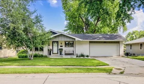 3937 Aurora Ave, Des Moines, IA 50310