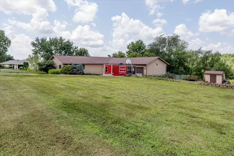 812 Lakeview Dr, Osceola, IA 50213