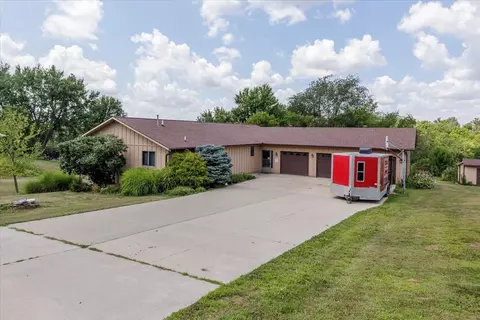 812 Lakeview Dr, Osceola, IA 50213