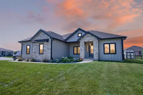 324 31st St SE, Altoona, IA 50009