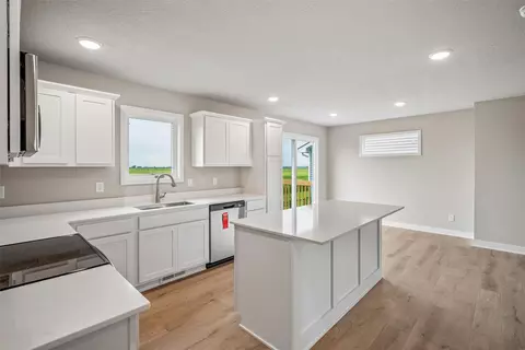 Kitchen - 3707 NE 6th St, Ankeny, IA 50021 photo 2 of 3