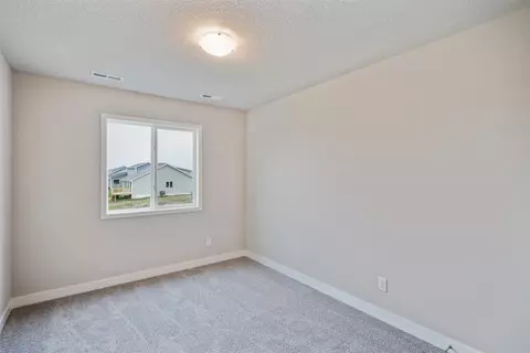 Bedroom - 3707 NE 6th St, Ankeny, IA 50021 photo 2 of 3