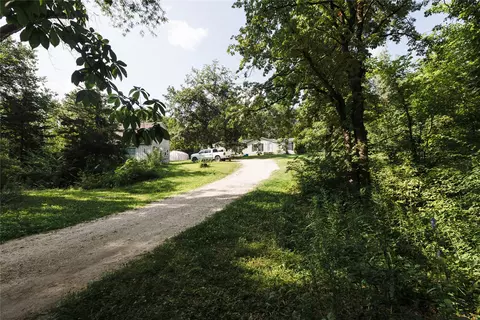 18187 150th St, Eddyville, IA 52553