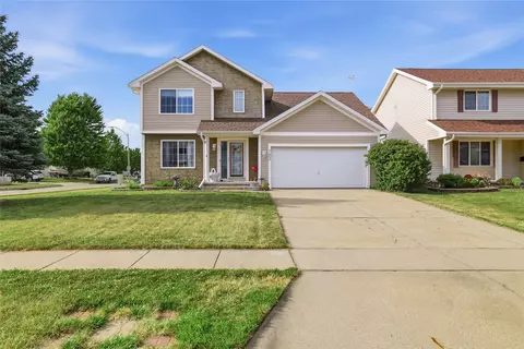 703 15th St SE, Altoona, IA 50009