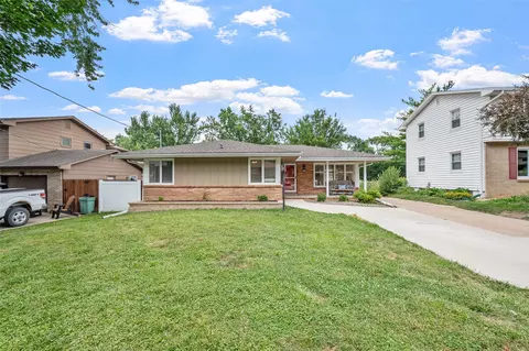 6419 Franklin Ave, Windsor Heights, IA 50324