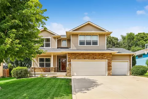 14405 Hickory Dr, Urbandale, IA 50323