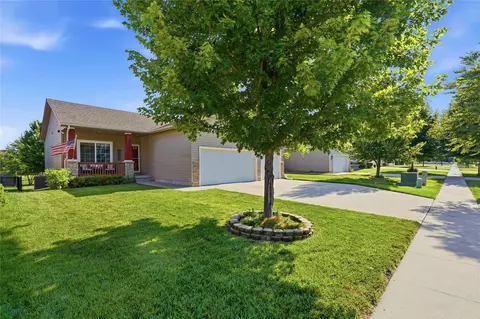4610 E Valdez Dr, Des Moines, IA 50317