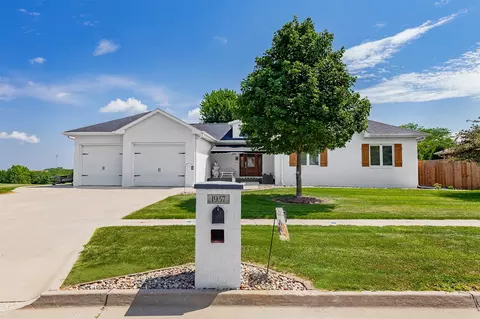 1957 W Jackson St, Knoxville, IA 50138